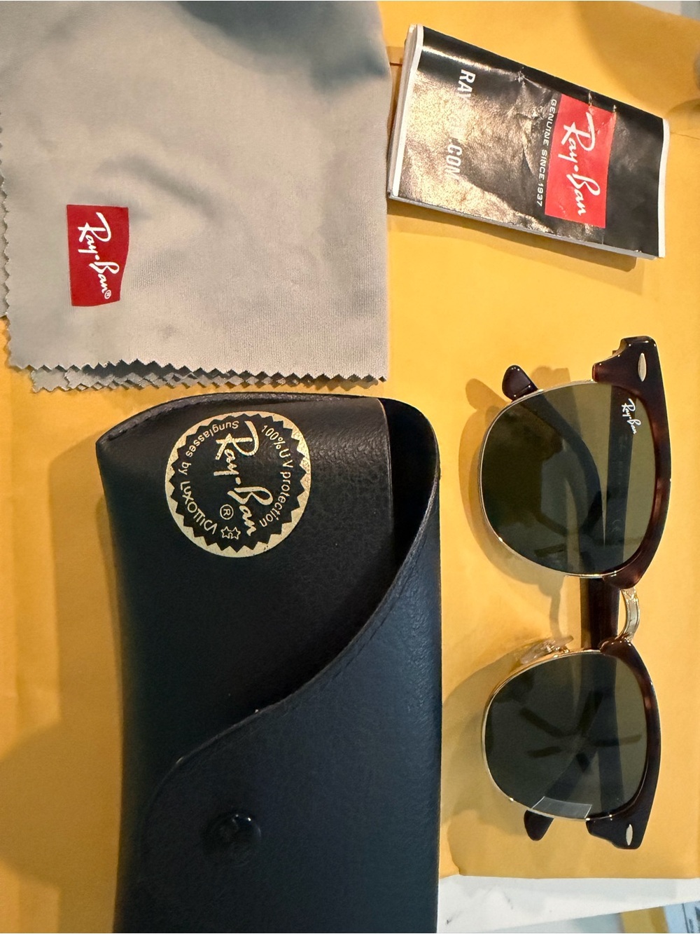 Ray-Ban Men’s Tortoiseshell Frame Sunglasses with Green Lenses